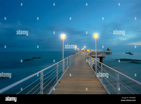 Maoming romantic coastal traveling attractions hi-res stock photography and images - Alamy