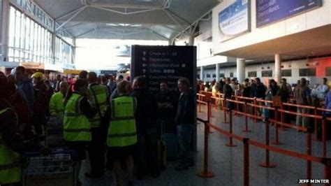 Bristol Airport fire delays thousands of passengers - BBC News