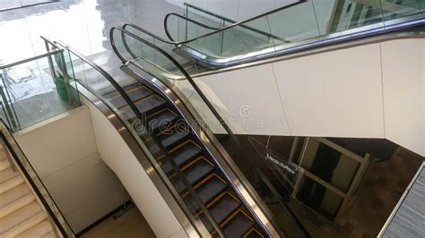 Modern Escalator and Architecture Interior Design Stock Photo - Image of mechanical ...