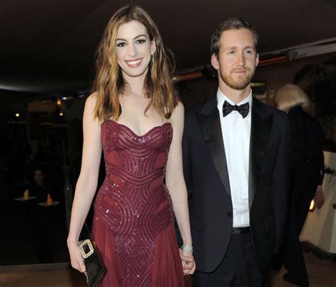 Anne Hathaway and Adam Shulman Donate Wedding Photo Profits to Marriage ...