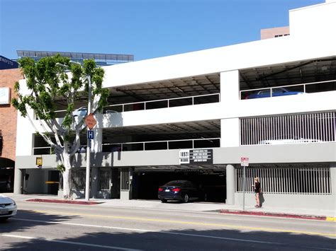 Westwood Medical Plaza - Parking in Los Angeles | ParkMe