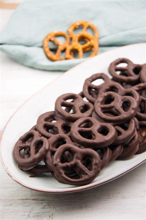 Chocolate Covered Pretzels - Elephantastic Vegan