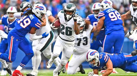 Eagles' Miles Sanders injures shoulder during breakout game vs. Bills ...