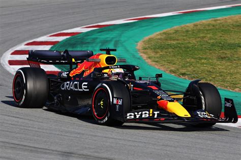 Red Bull Scares With Its Radical RB18… And Hamilton Worries - Bullfrag