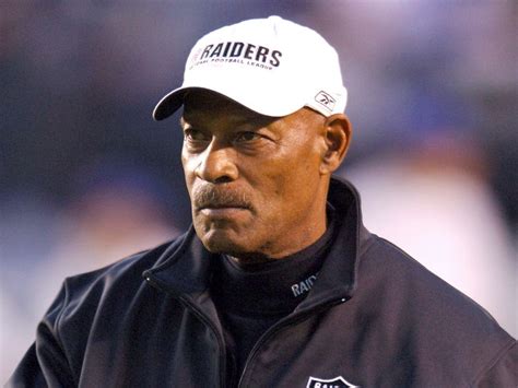 NFL Hall of Famer Willie Brown Dead at 78