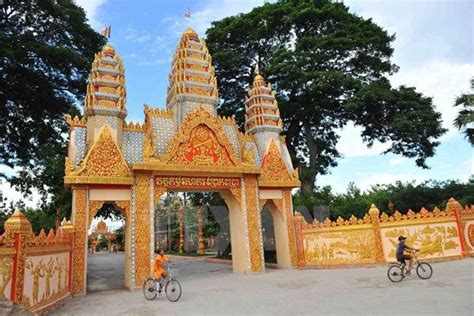 Xiem Can Temple – stunning old architecture in Bac Lieu - Vietnam ...