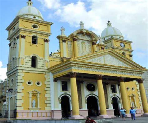 Basílica Nuestra Señora del Rosario de Chiquinquirá - IAM Venezuela