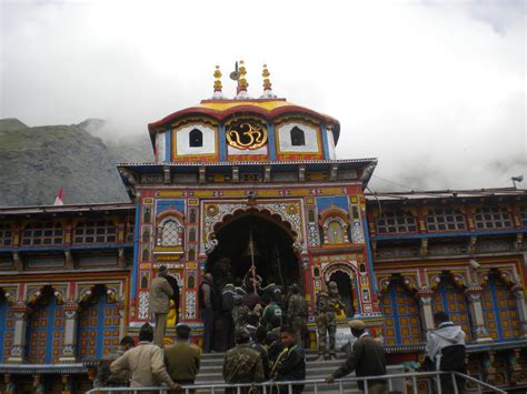 YOGA AND MANTRA THERAPY: Lord Badrinath Aarti...