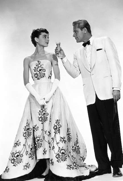 Audrey Hepburn in an Edith Head gown,"Sabrina" 1954 | Klassisches kleid ...