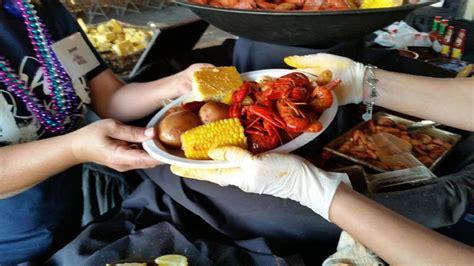 3 Texas Early Spring Crawfish Festivals You Won’t Want to Miss - Texas Hill Country