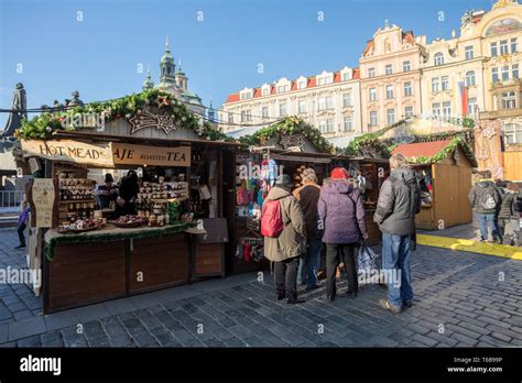 Christmas market at Old Town Square in Prague Stock Photo - Alamy