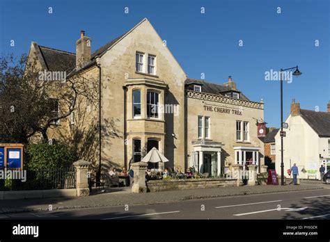 Cherry tree uk autumn hi-res stock photography and images - Alamy