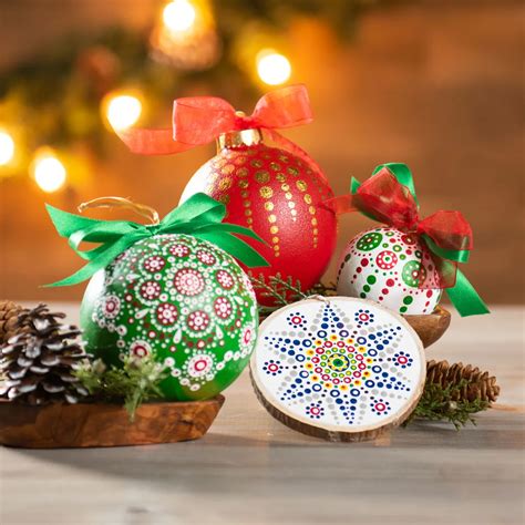 Paint Mandala Ornaments for Your Christmas Tree! - DIY Candy