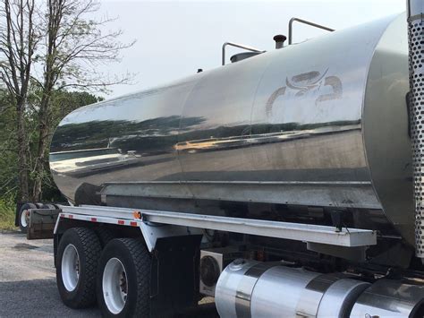 OILMEN’S TRUCK TANKS INC STAINLESS 2014 PUB-303 Used and ......