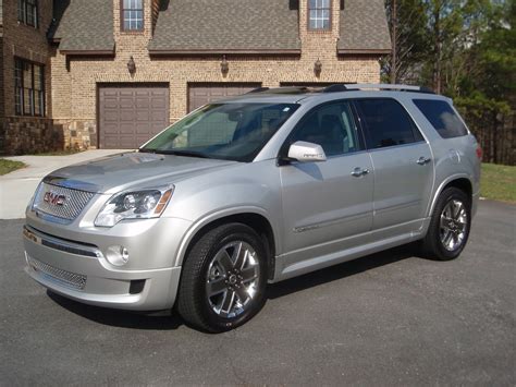 Auto Trends with JeffCars.com: 2011 GMC Acadia Denali:A Tricked-Out Luxury Crossover