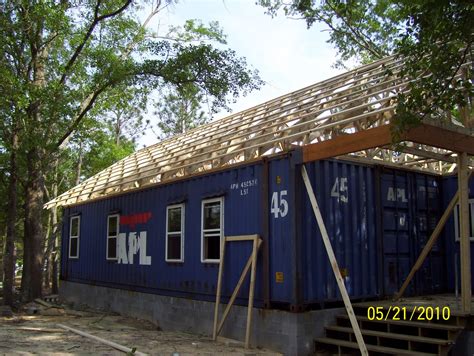 Container House: Roof Trusses