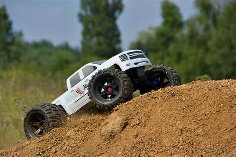 TRAXXAS E-MAXX - brushless + RPM tuning