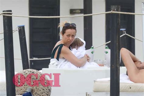 Giorgia Meloni, mamma protettiva con la figlia Ginevra - FOTO ESCLUSIVE | Gossip