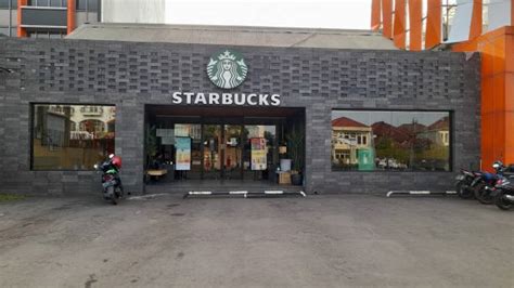 30+ Starbucks Indonesia Stock Photos, Pictures & Royalty-Free Images ...