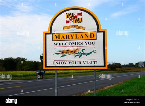 Welcome to Maryland road sign entering the state Stock Photo - Alamy