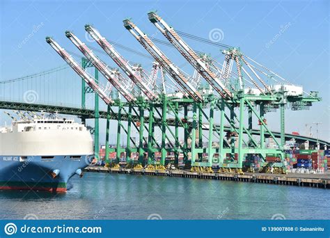 Port of San Pedro in Los Angeles, California Editorial Stock Photo - Image of bridge, pacific ...