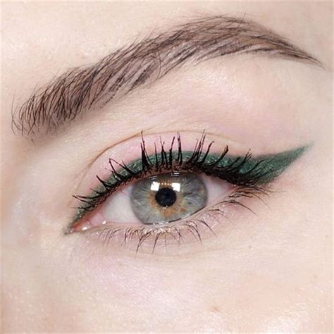 Follow @virtualcloset 👯‍♀️ | Green eyeliner, No eyeliner makeup ...