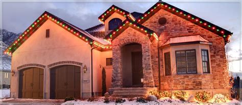 Outdoor Christmas Lights Ideas for the Roof