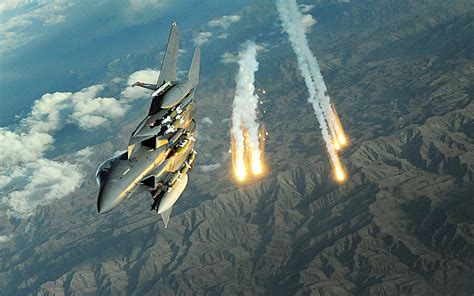 F-15E Strike Eagle HD Wallpaper: Military Might in Action