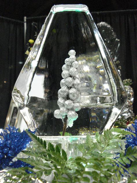 Winter Wedding Table Centerpiece Ice Sculpture | Winter wedding table centerpieces, Winter ...