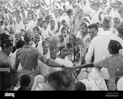 Civil disobedience india Black and White Stock Photos & Images - Alamy