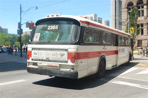 A TTC (Toronto Transit Commission) GM New Look bus. | Flickr