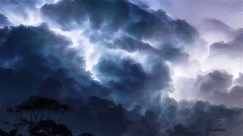 This Thunderstorm Time Lapse Is the Most Frightening Thing