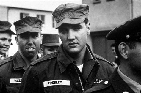 Elvis Presley joins the Army: 20 pictures of the King of Rock & Roll in uniform (1958) - Click ...