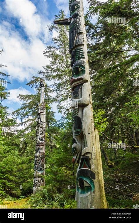 Totem poles prince wales island hi-res stock photography and images - Alamy