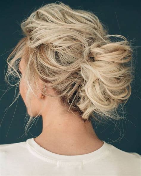 35 Chic & Messy Updo Hairstyles For Luxuriously Long Hair