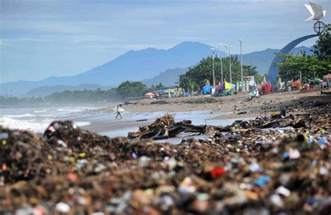 Duh, 10 Potret Pantai Paling Kotor di Indonesia Ini Bikin Sedih!