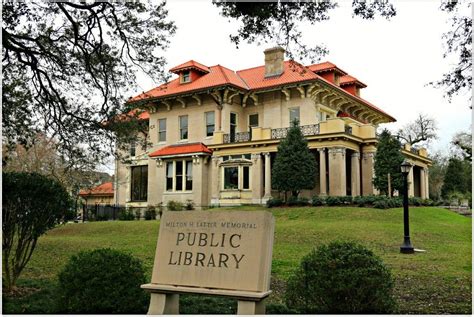 Public Library on St. Charles Ave... | New orleans homes, Historic ...