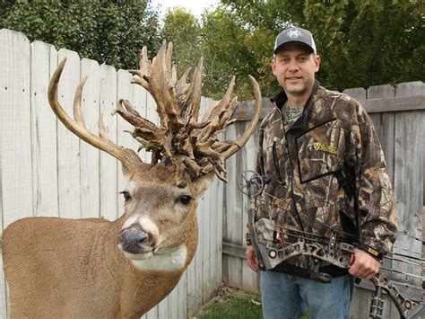 The biggest antlered does you've ever seen - Flipboard