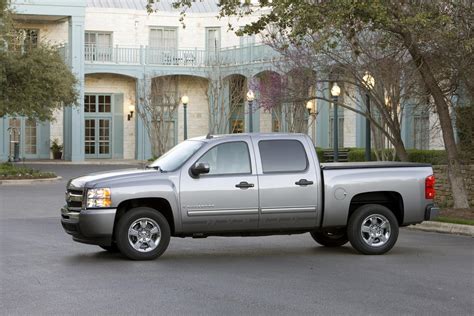 2010 Chevrolet Silverado Hybrid News and Information