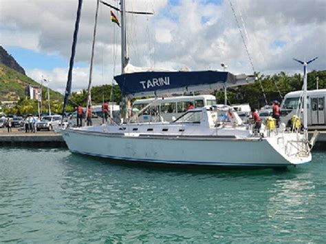 Indian Navy vessel 'Tarini' vessel with all-woman crew visits Mauritius ...