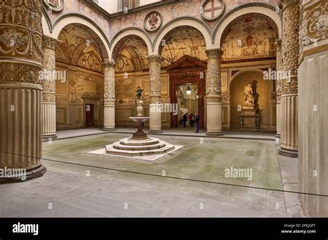 Palazzo vecchio interior hi-res stock photography and images - Alamy