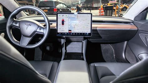Tesla araçlarda fark yaratan 5 harika iç mekan özelliği