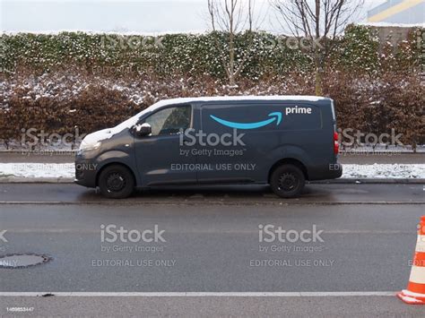 Amazon Prime Delivery Van Stock Photo - Download Image Now - .com ...