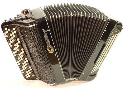 Bayan (accordion) - Wikipedia