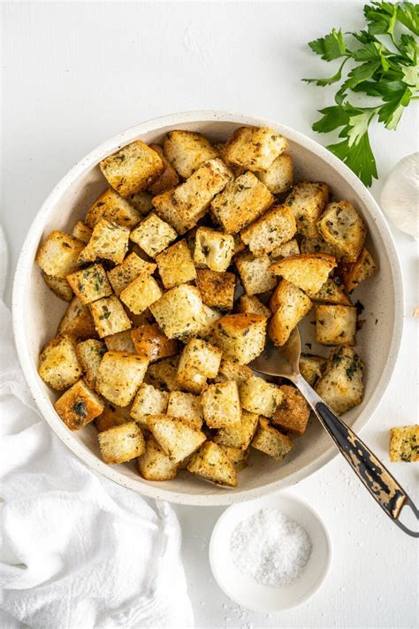 Homemade Croutons Recipe | The Novice Chef