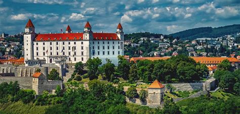 Castle at Bratislava, Slovakia image - Free stock photo - Public Domain photo - CC0 Images