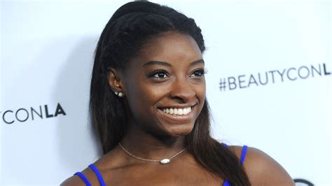 Simone Biles' Height in cm, Feet and Inches - Weight and Body ...