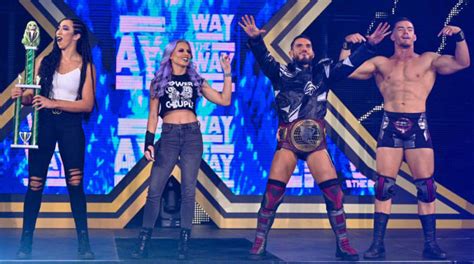 Candice LeRae, Johnny Gargano bring Christmas to NXT - Sports Illustrated