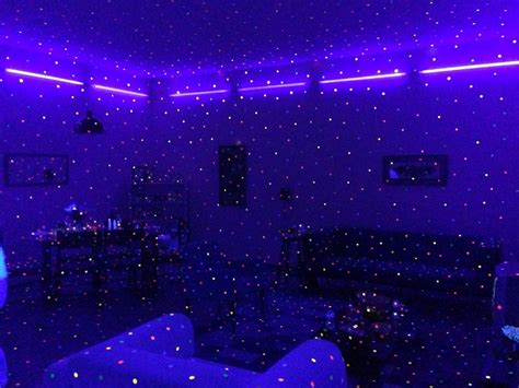 Purple Glow Room Love In 2019 Aesthetic Room Decor Neon | Neon room, Neon room decor, Neon bedroom