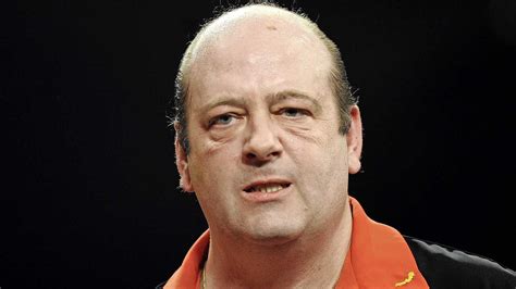 Oud-wereldkampioen darts Ted Hankey cel in voor aanranding | Darts ...